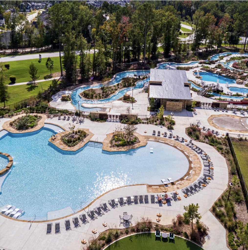 the pool and lazy river at The Highlands