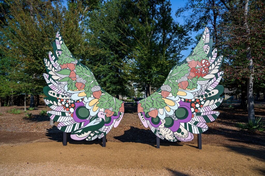 KELSEY MONTAGUE BRINGS INTERACTIVE WINGS TO THE HIGHLANDS 1 Highlands Wings 10 22 26 8276